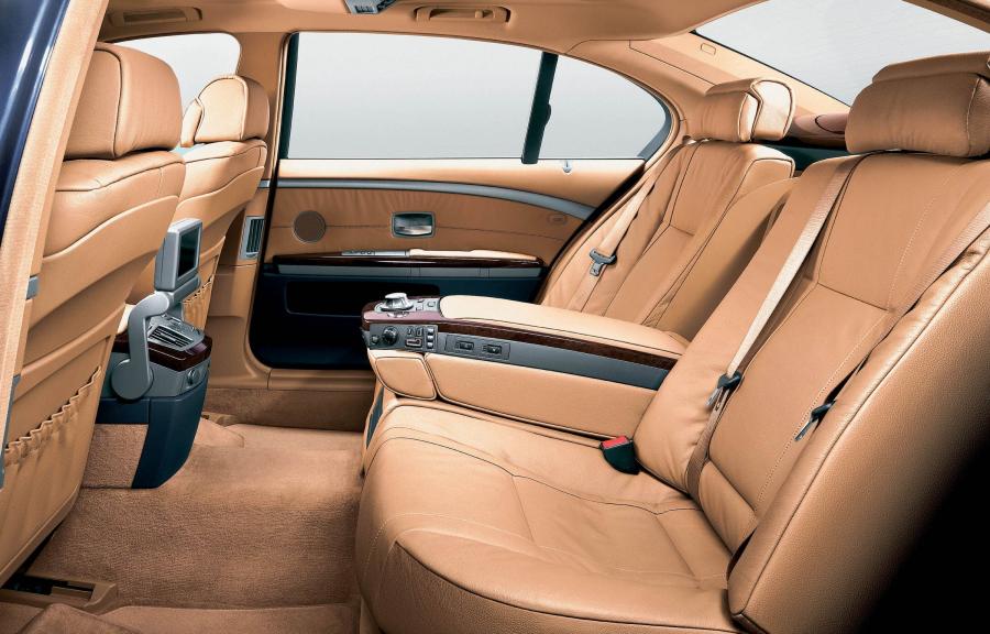  BMW 7-Series 2002 года  (фото 11 из 79)